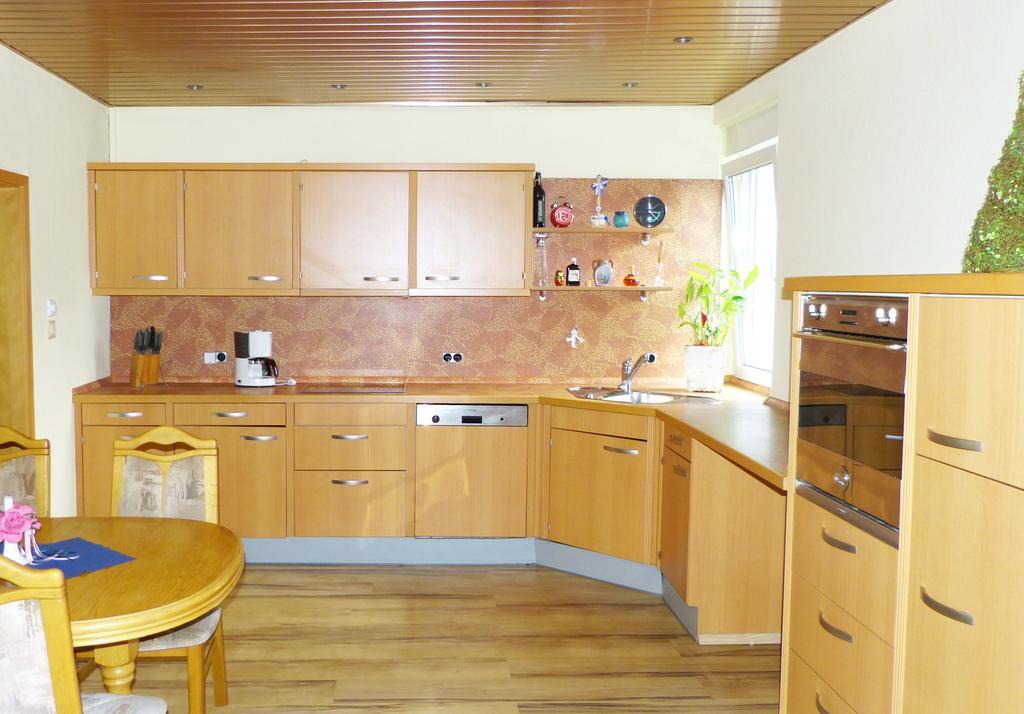Messe-Zimmer Tus-Treff デュッセルドルフ 部屋 写真