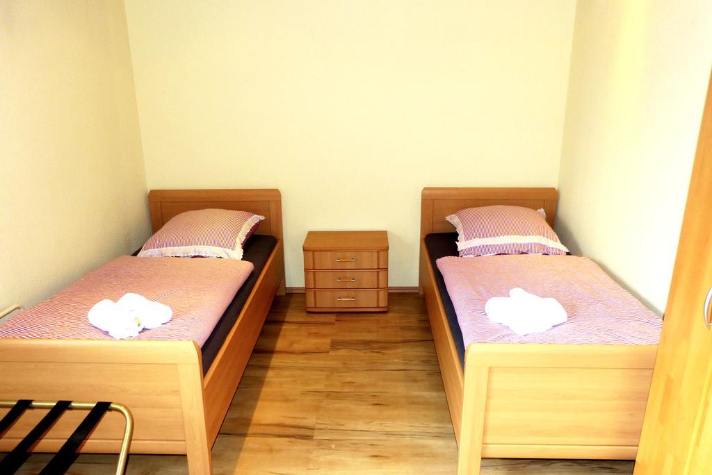 Messe-Zimmer Tus-Treff デュッセルドルフ 部屋 写真