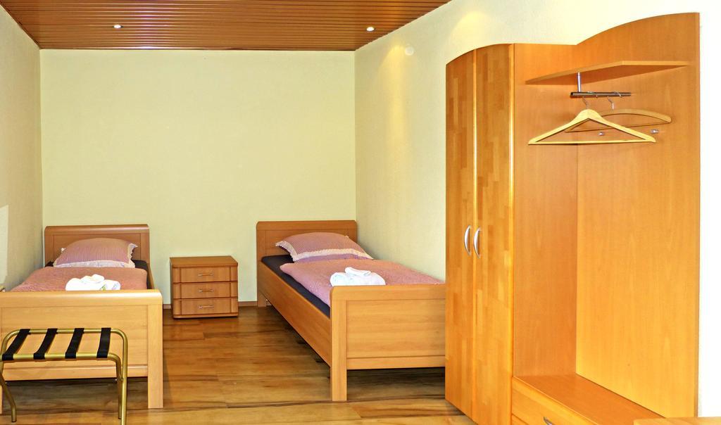 Messe-Zimmer Tus-Treff デュッセルドルフ 部屋 写真