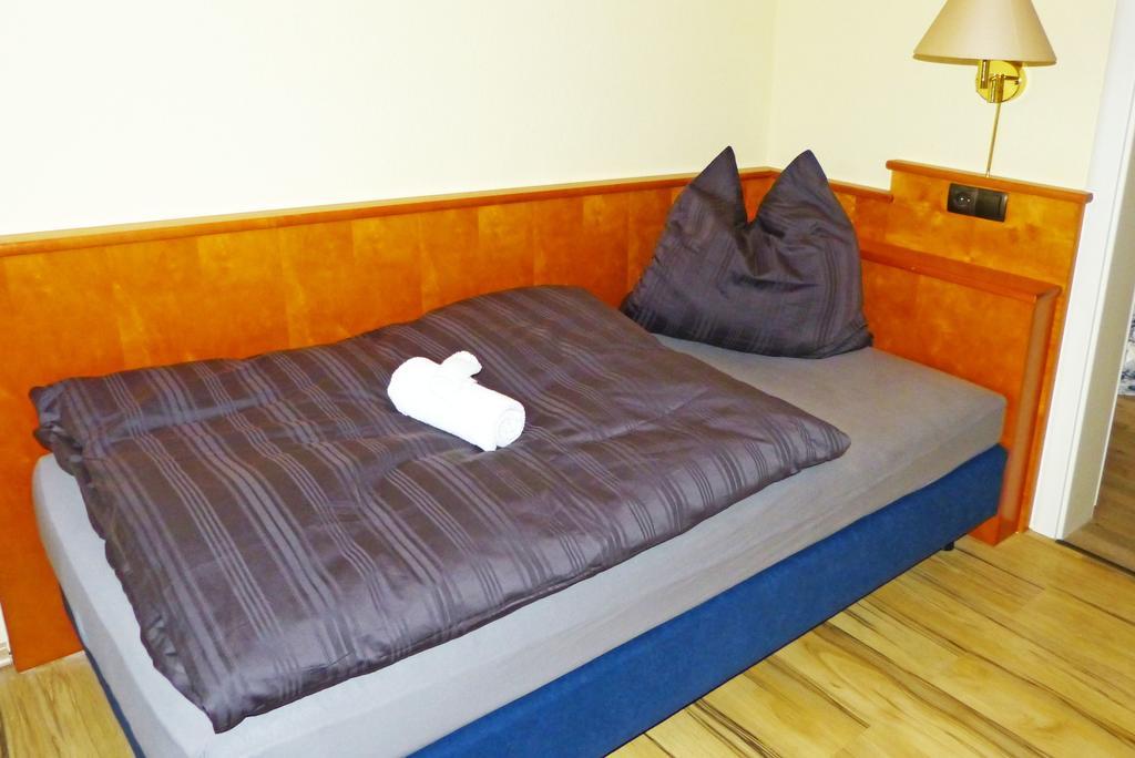 Messe-Zimmer Tus-Treff デュッセルドルフ 部屋 写真