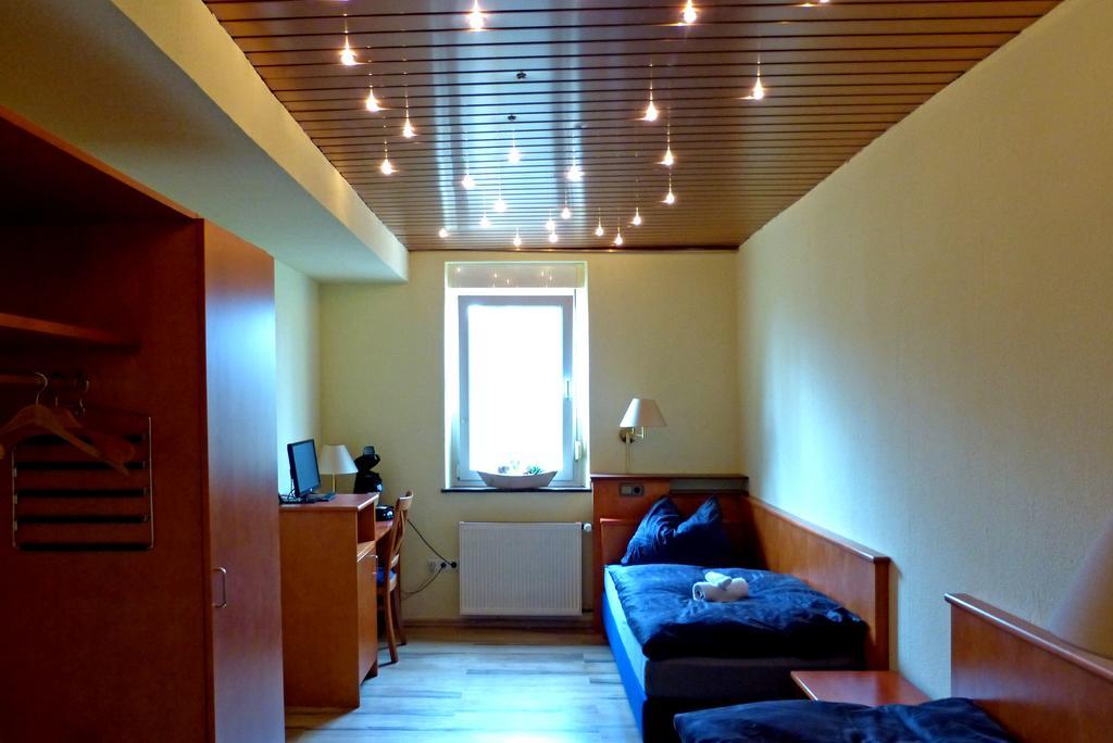 Messe-Zimmer Tus-Treff デュッセルドルフ 部屋 写真
