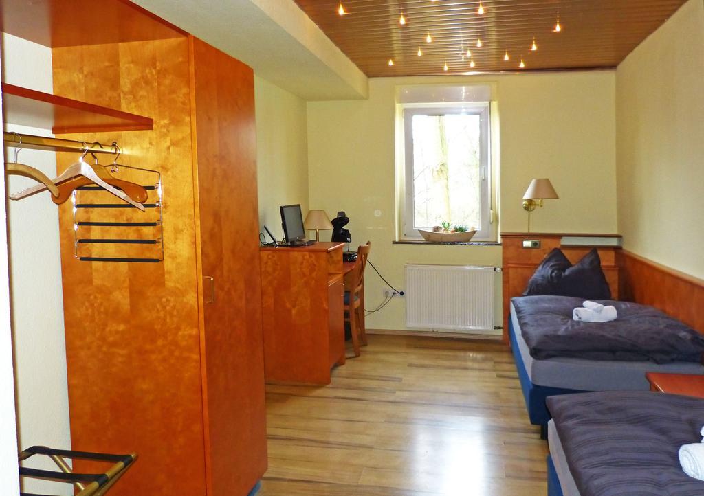 Messe-Zimmer Tus-Treff デュッセルドルフ 部屋 写真